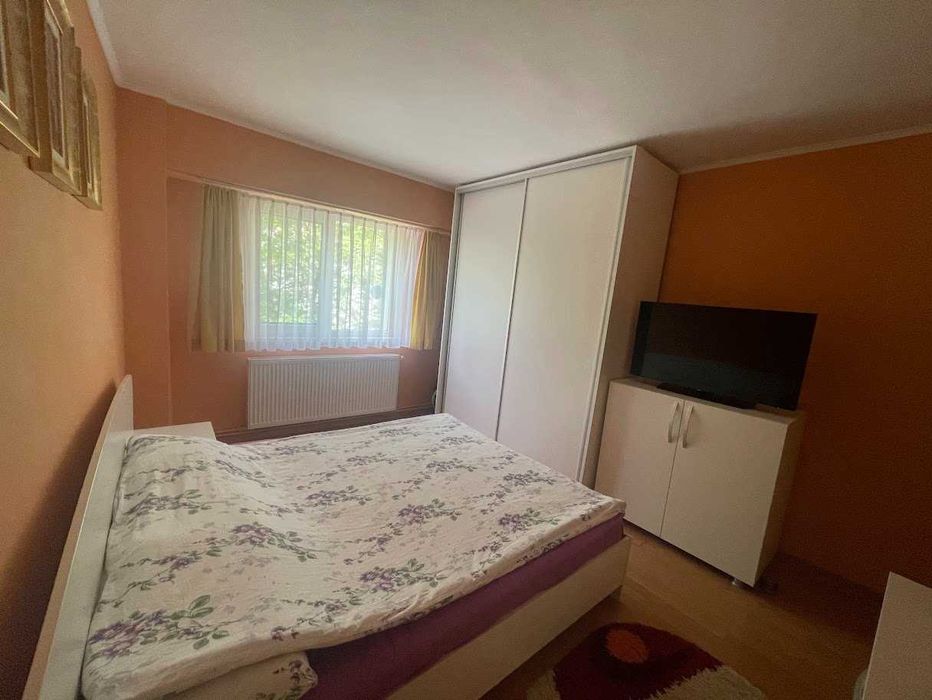 Apartament cu trei camere și garaj