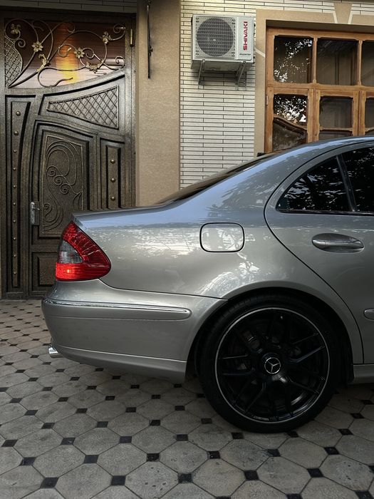Mersedes benz 211 e240