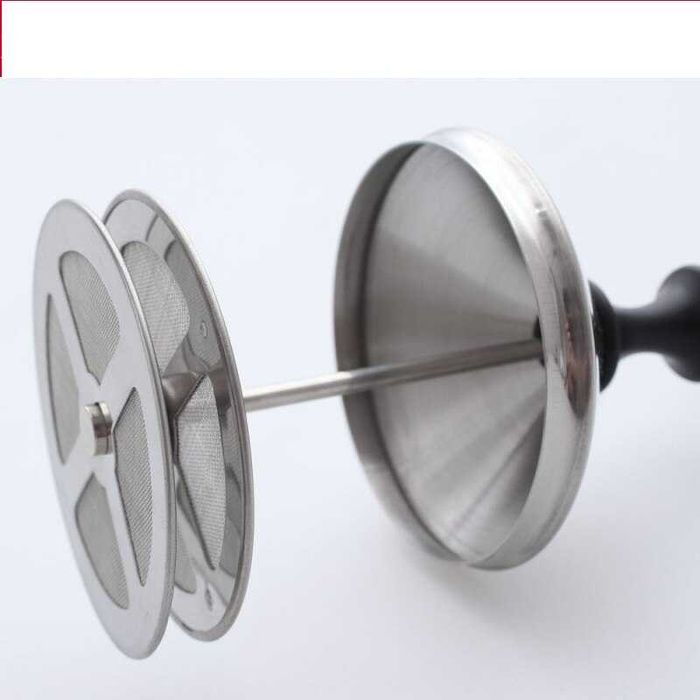 Ръчна каничка за млечна пяна Steel Knight – 500 мл