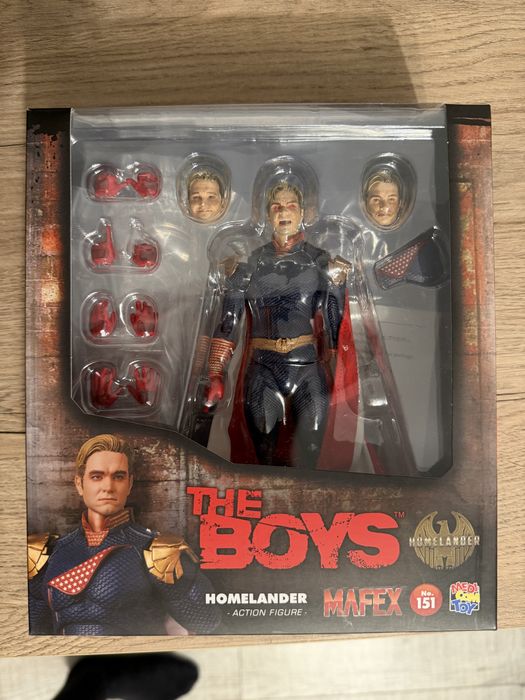 MAFEX Homelander (The Boys)