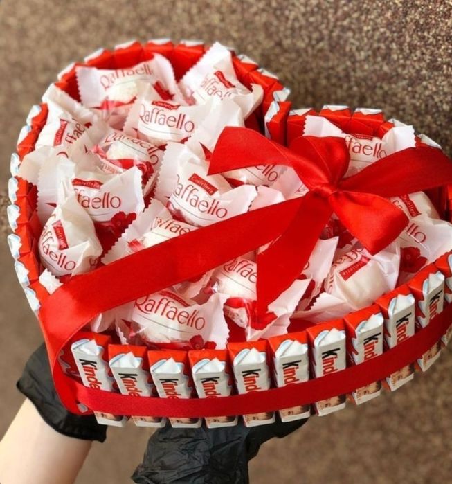 Kinder box. Сладости для близких.