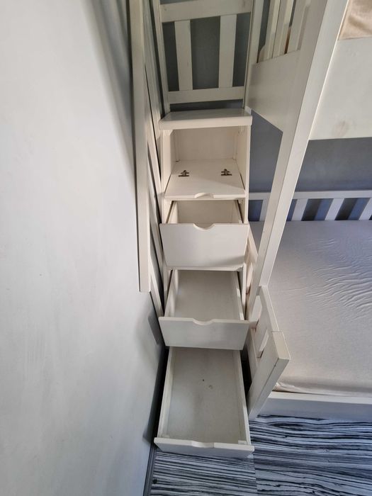 Pat supraetajat lemn masiv