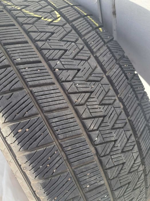 anvelope iarna 235/45/20