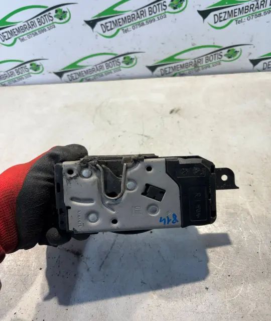 Broasca usa fata dreapta 13210749 Opel Astra 2007