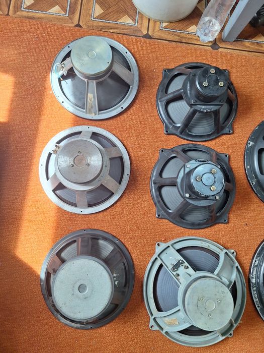 Динамиклар сотилади, хаммаси ишлайди холати яхши холатда мурожат учун