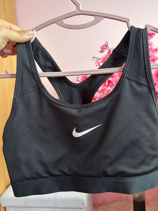 Спортно бюстие на Nike