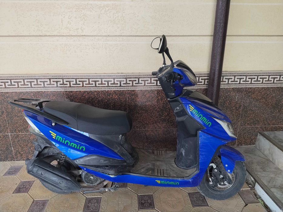 Продам мопед бензиновый М 8