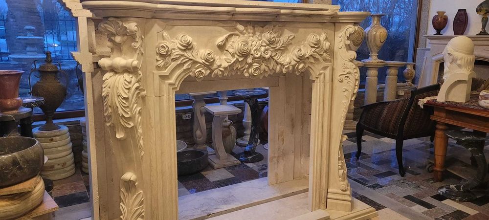 Masca semineu din marmura