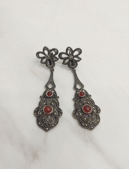Серебряные серьги с марказитами и сердоликом