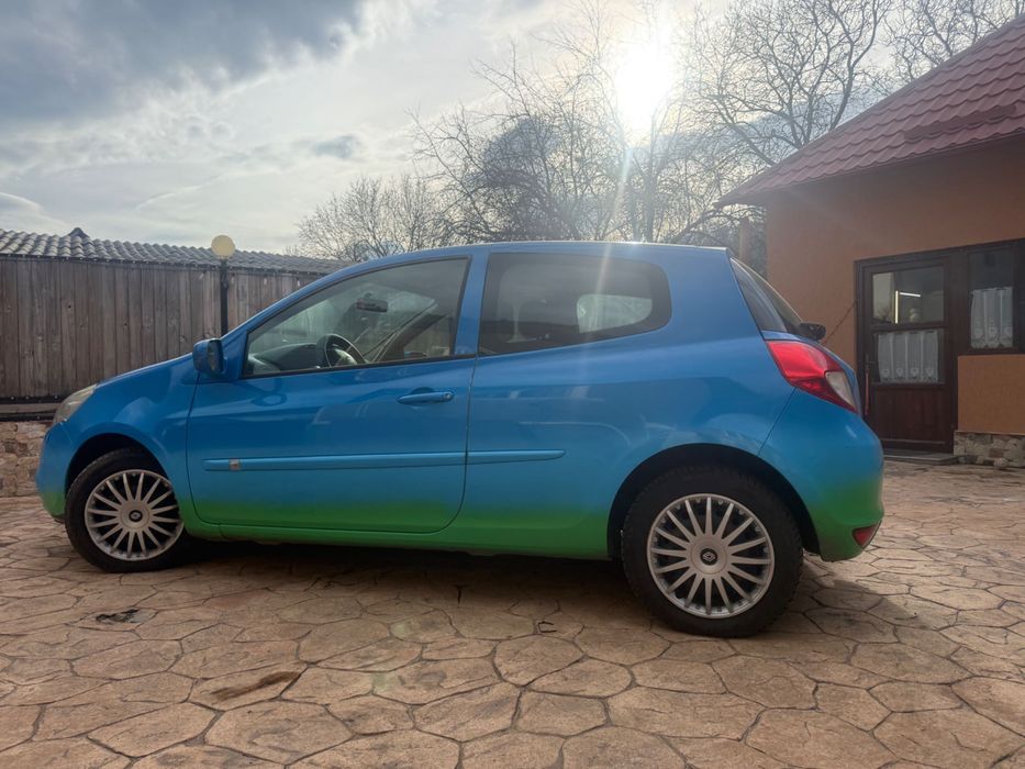 Vând Renault Clio III 1.5 dci euro 5