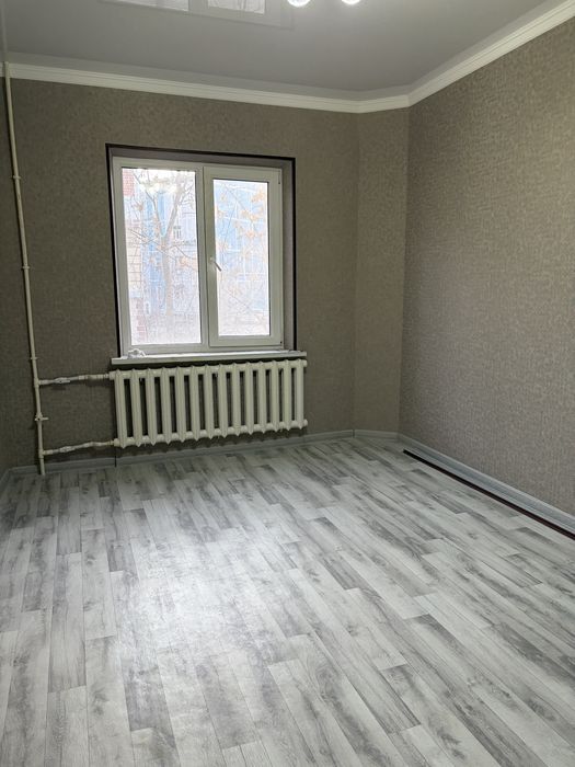 Продается квартира 3 комнатная 10 мкр 2 этаж