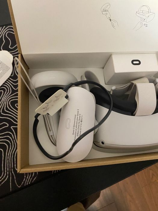 Vand sau schimb cu ipad Oculus Quest 2 256GB – Stare excelentă, pachet complet cu cutie