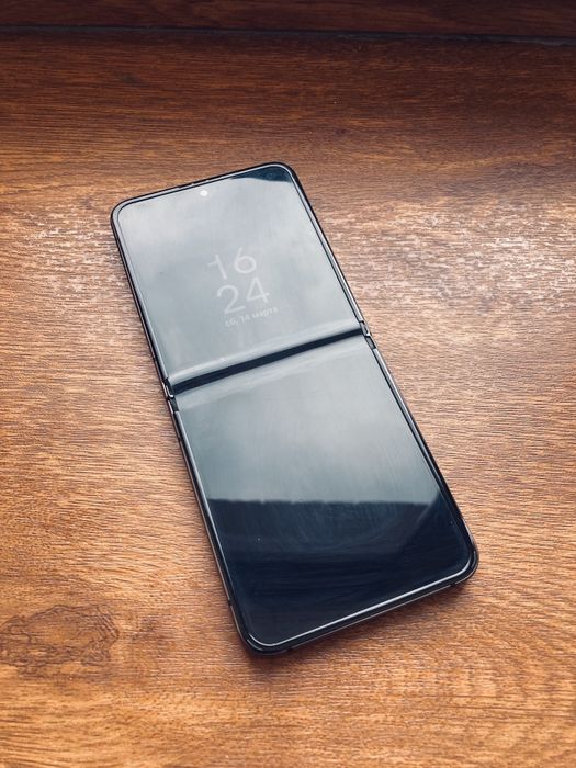 Samsung z flip 5 sotladi