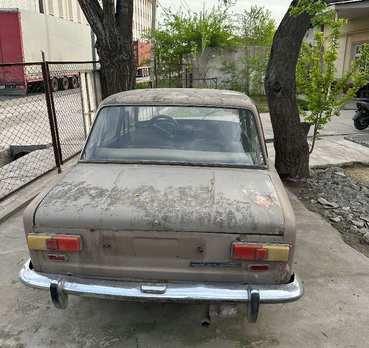 Vaz 2101 sotiladi