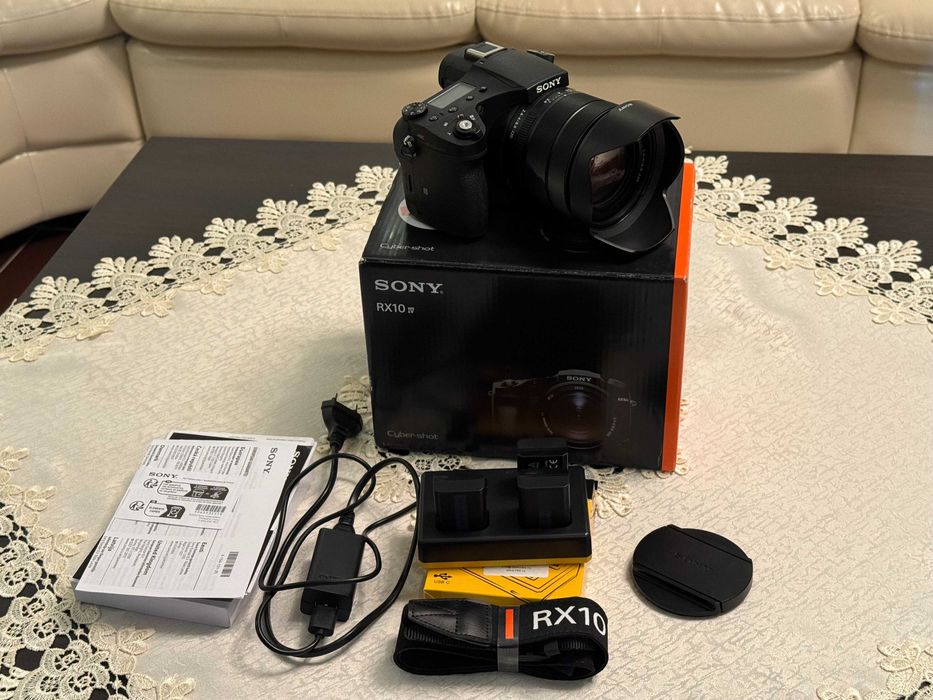 Vând Sony Cyber-shot DSC-RX10 IV Aparat Foto Compact 20.1MP