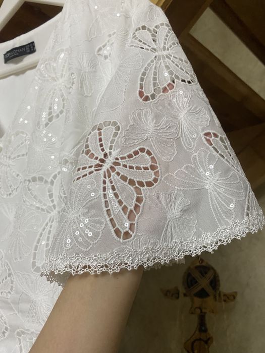 Белоснежное новое платье