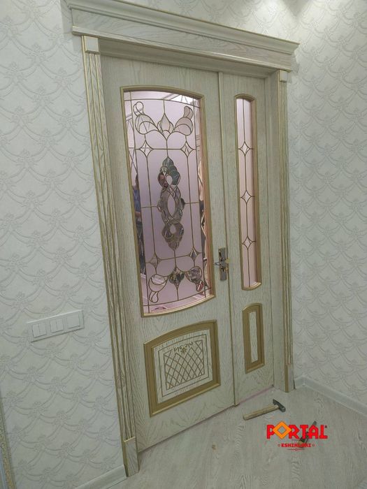 Eshiklar va romlar Oshxona mebellari