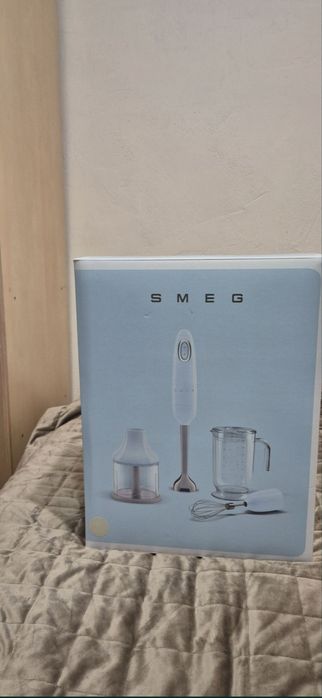 Продам ручной блендер SMEG кремовый