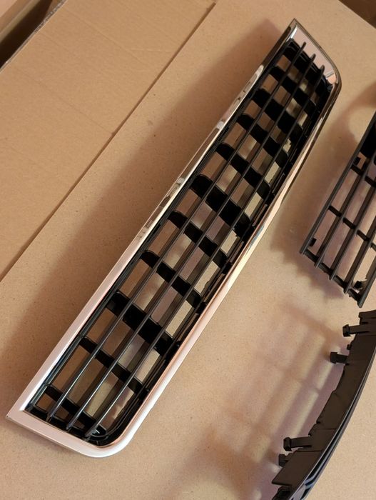 Grile proiectoare, Grila centrala partea de jos bara fata  Audi A4 B6