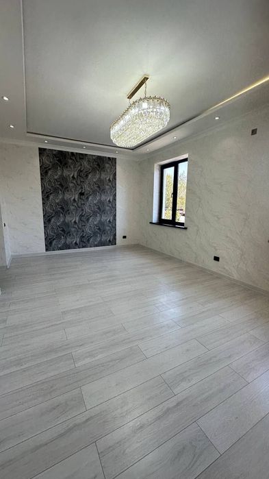 Продается 
Евро дом 
Кибрай центр
3 сотки 
5 комнат + кухня-зал
240м²