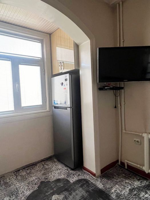 Продается квартира 60 кв возле метрo беруни