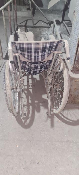 Продаеться инвалидные каляски
