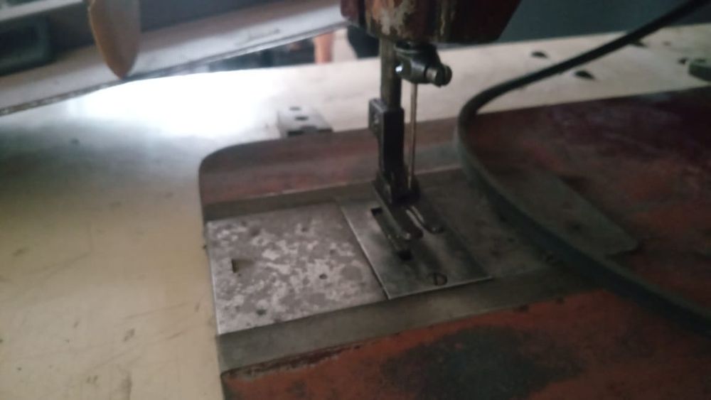 Продам швейную машину