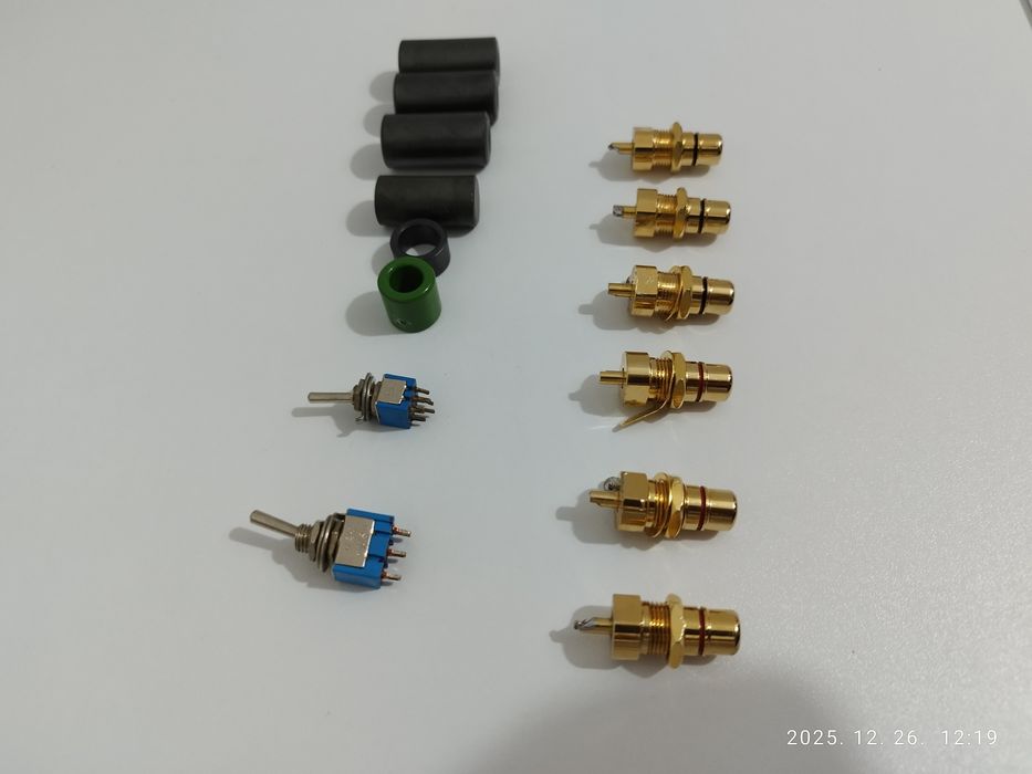 Vând condensatoare Nichicon  Gold,Elna duorex 2 toate împreunā 50ron