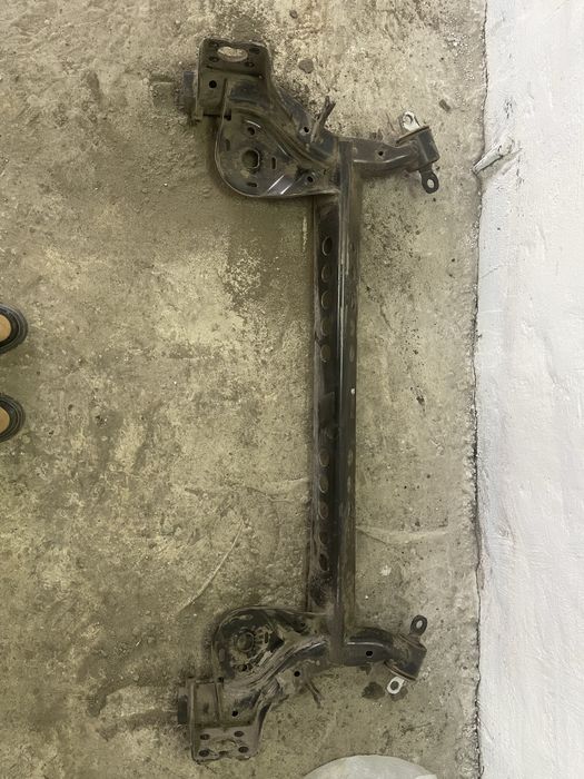 Балка задняя на кобальт 2023 года в хорошем состоянии ровная