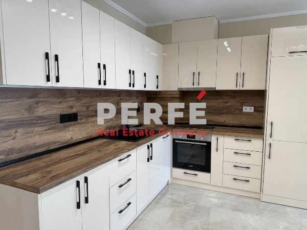 Продава се Двустаен апартамент в Бургас, Братя Миладинови - 87 кв.м за 3046 €/кв.м - Снимка #1