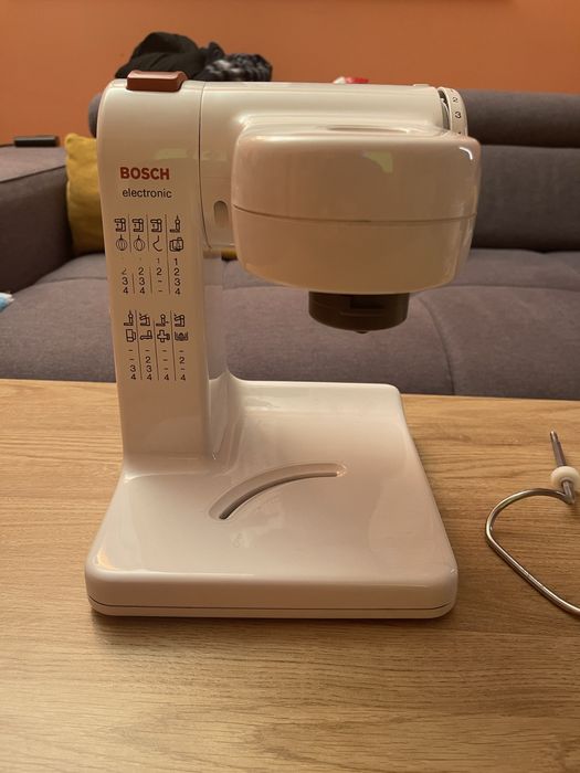 Кухненски робот Bosch MUM 4405, 500 W ,Multi-motion-drive,Купа-3,9 л