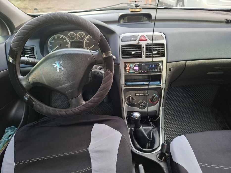 Продам автомобиль Peugeot 307