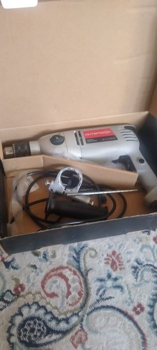 Продаю Дрель  и болгарка мошныи