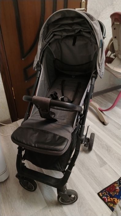 Продам детскую коляску лёгкую