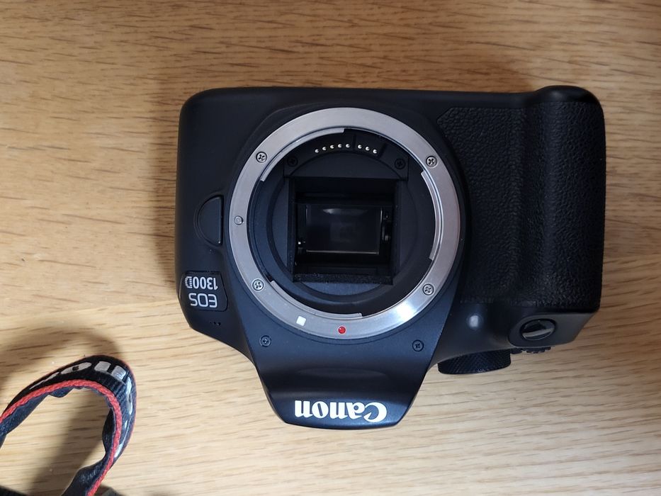 Kit Foto DSLR Canon EOS 1300D + Obiectiv Tamron 17-50mm f/2.8 + Obiectiv Kit 18-55mm + Accesorii
