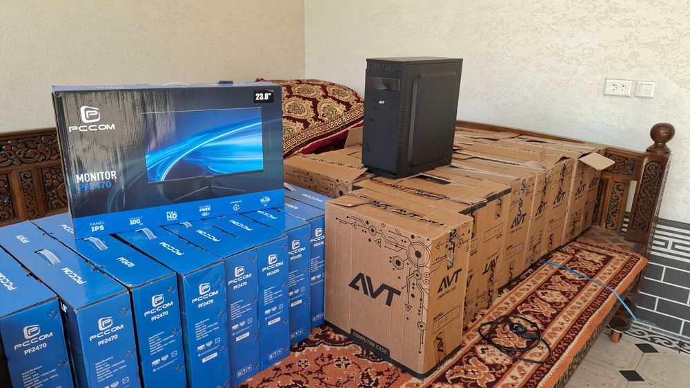 Holati deyarli yangi 10 kamplekt bor