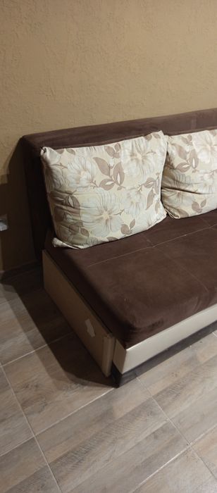 Разтегателен диван