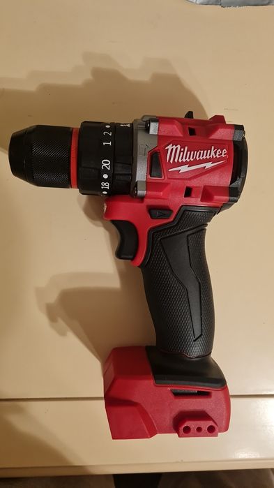 Bormasina milwaukee 18v