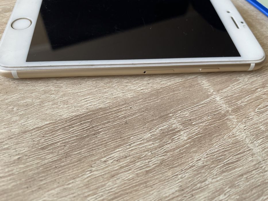 Продам Iphone 7