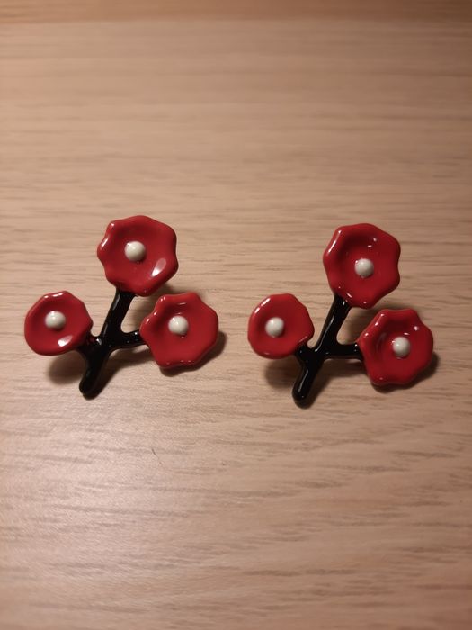 Обици с диамантен ефект