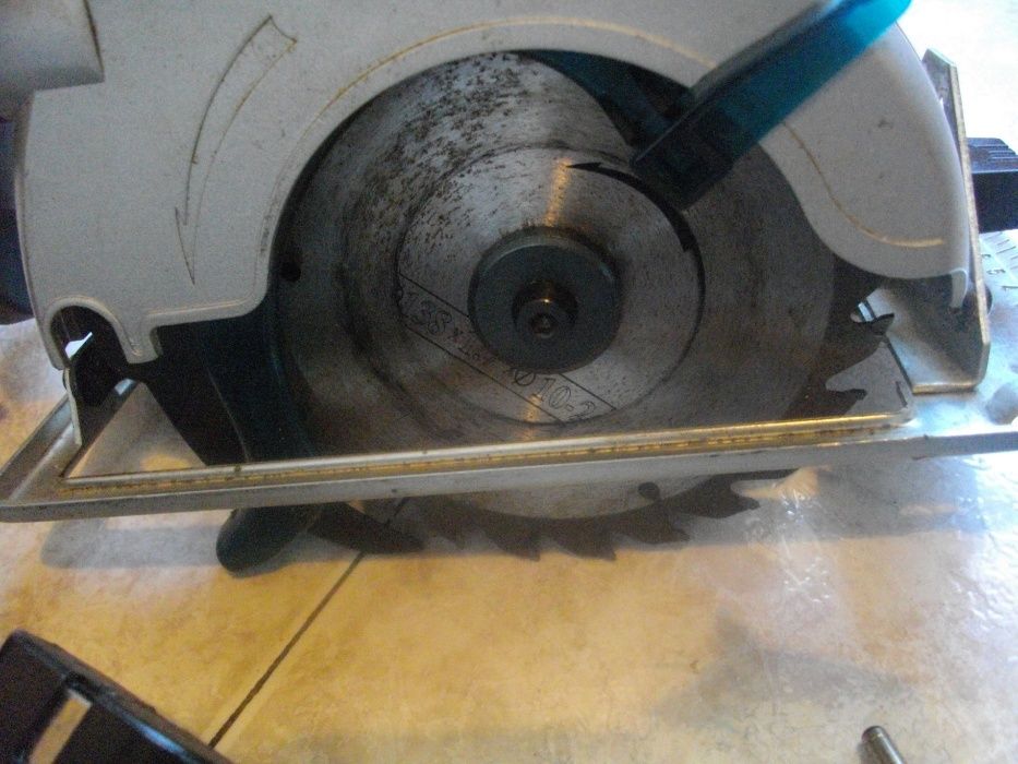 Нов немски акумулаторен 18 Волта РЪЧЕН ЦИРКУЛЯР с 2 Батерии T.I.Р.