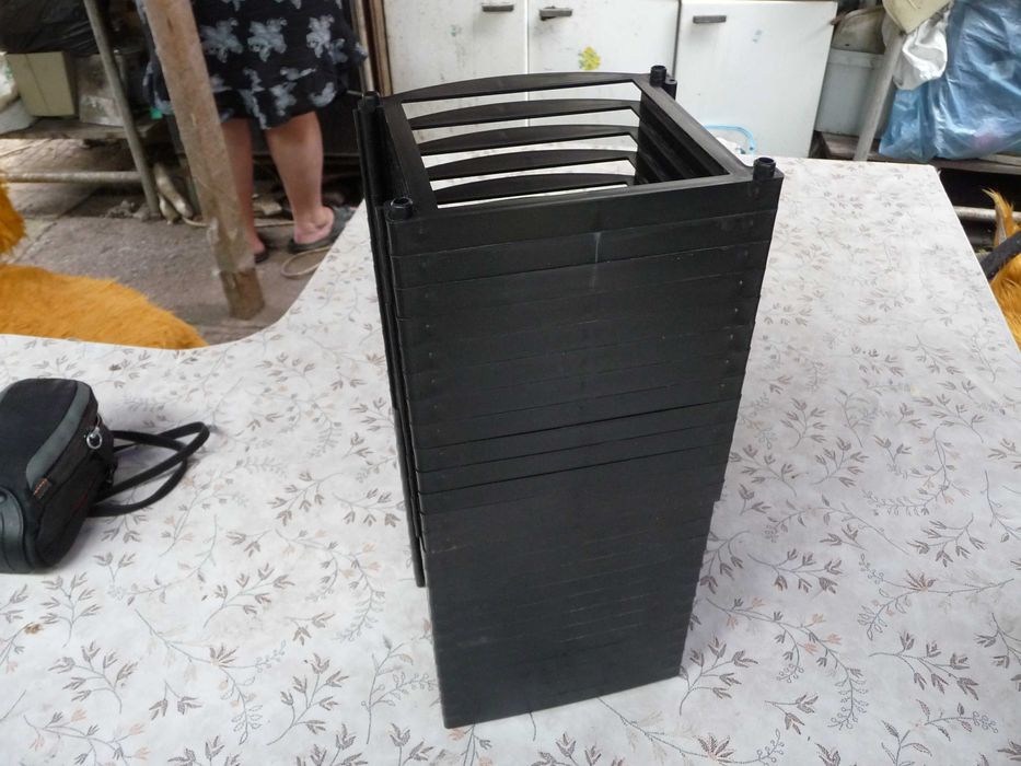 Кутии и стелаж за дискове