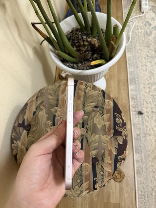 Продам айфон 13 в идельном состоянии