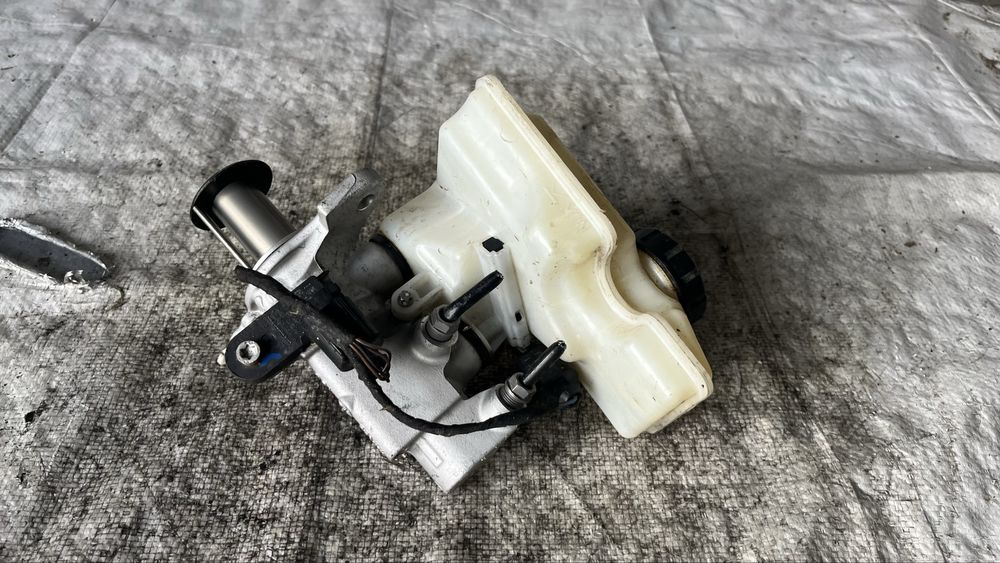 Volkswagen Golf 7 спирачна помпа