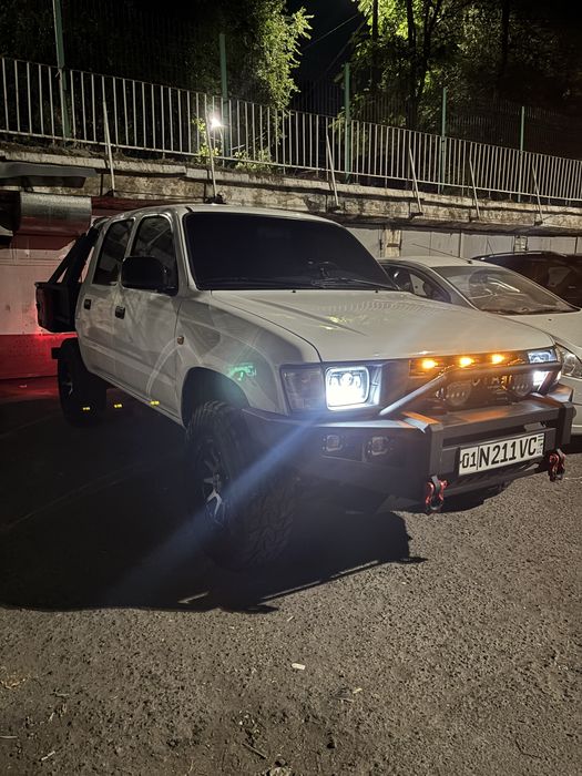 Продам toyota hilux