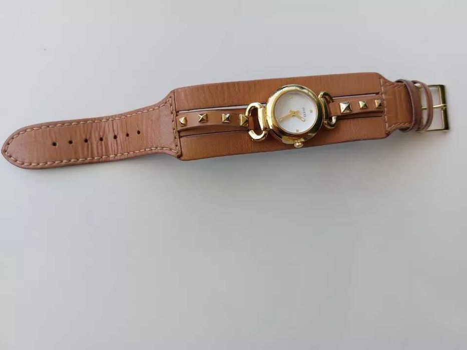 Guess W0160L4, часовник