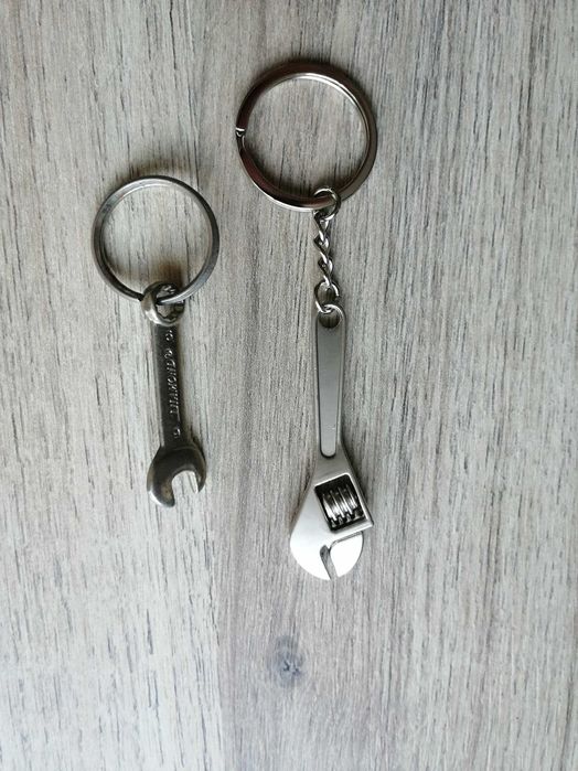 Нож, ключодържатели, броеница, сувенири