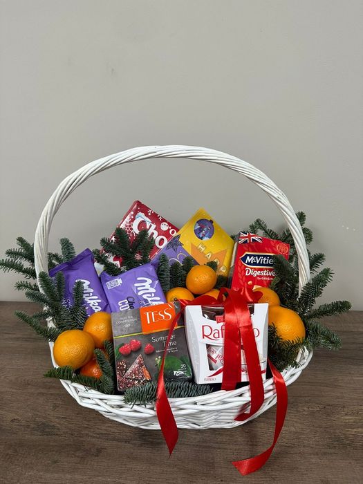 Подарки, клубника