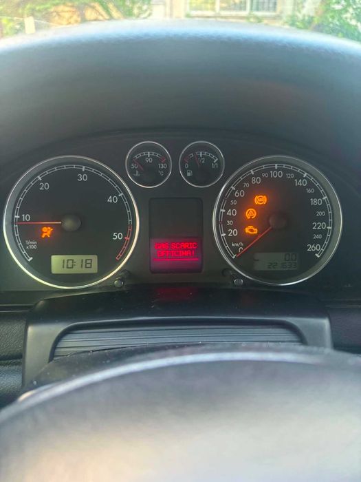 Продавам пасат Б5.5 феис 1.9TDI/131к/комби.
