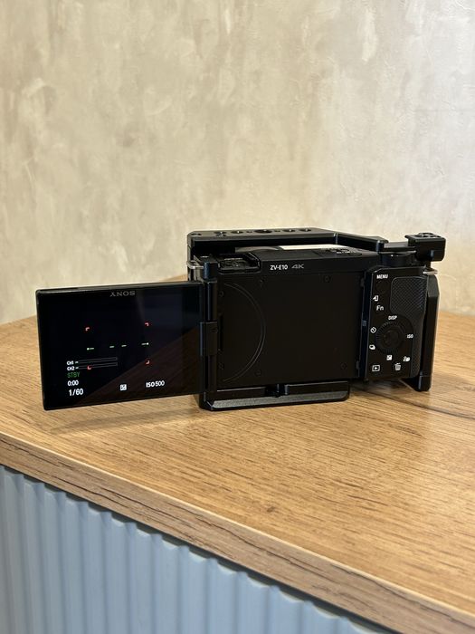 SONY ZVE-10 с клеткой